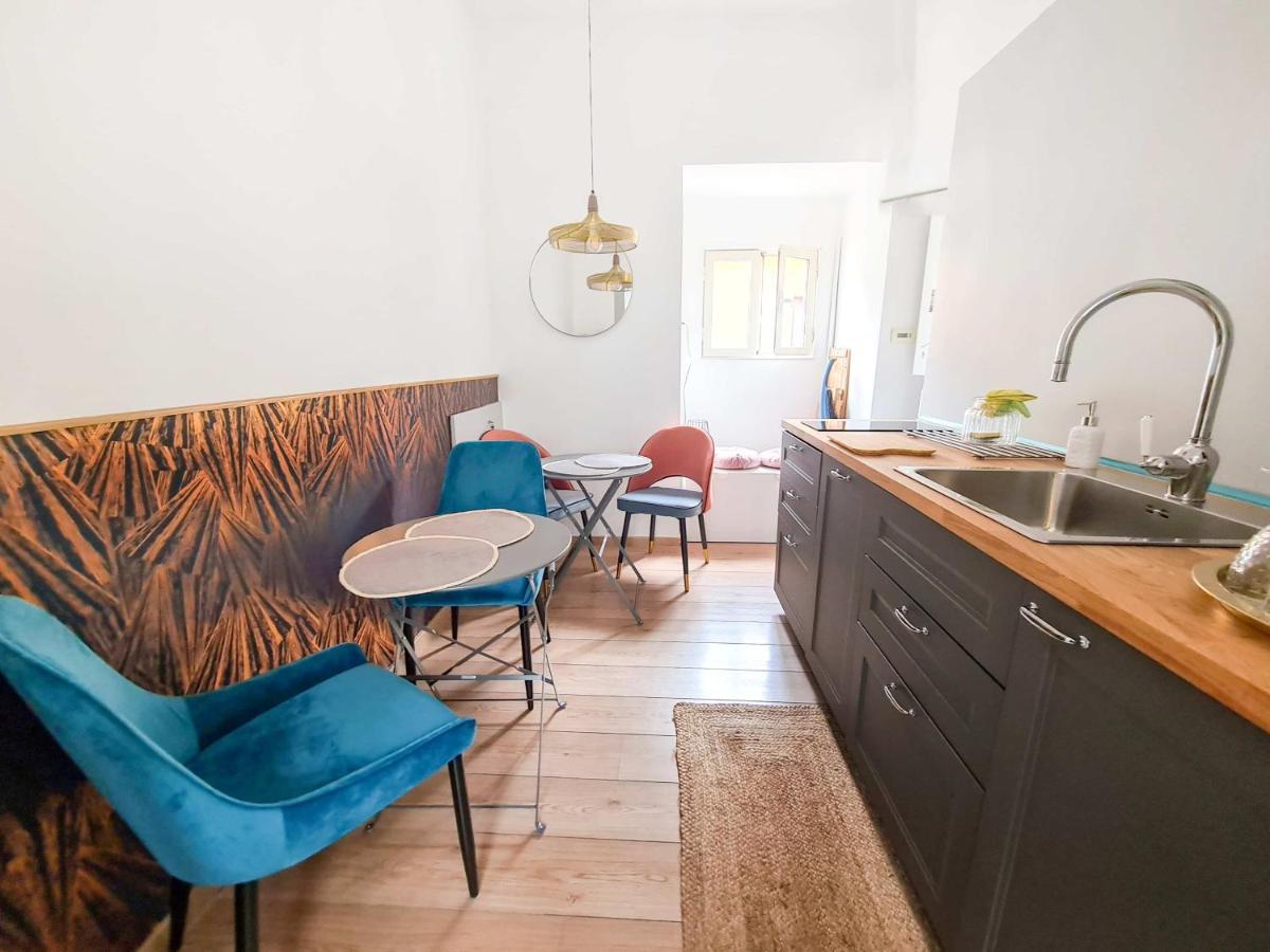 Apartment Via Vittoria Quattro Rom