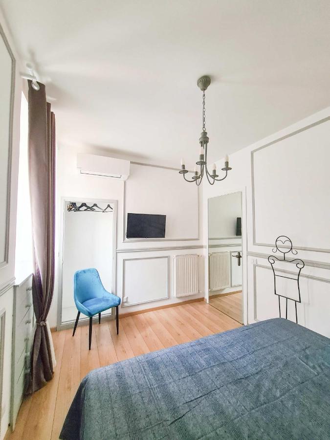 Apartment Via Vittoria Quattro Rom